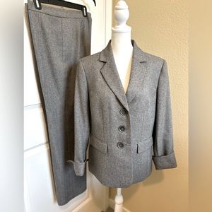 LeSuit Grey Business Pant Suit Size 10 Slacks and Blazer